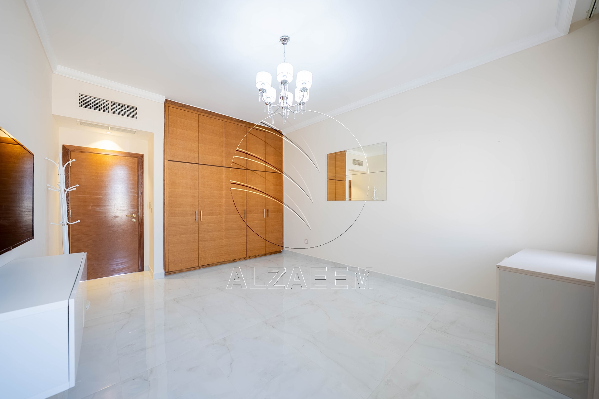 Single Row | Upgraded 5BR Villa | Pool and Garden