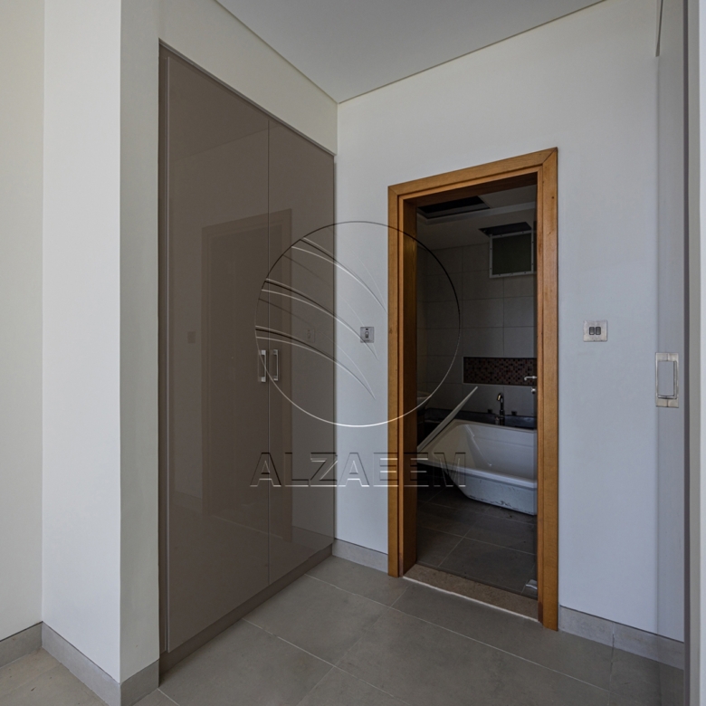 √ Sea View Living with World-Class Amenities √