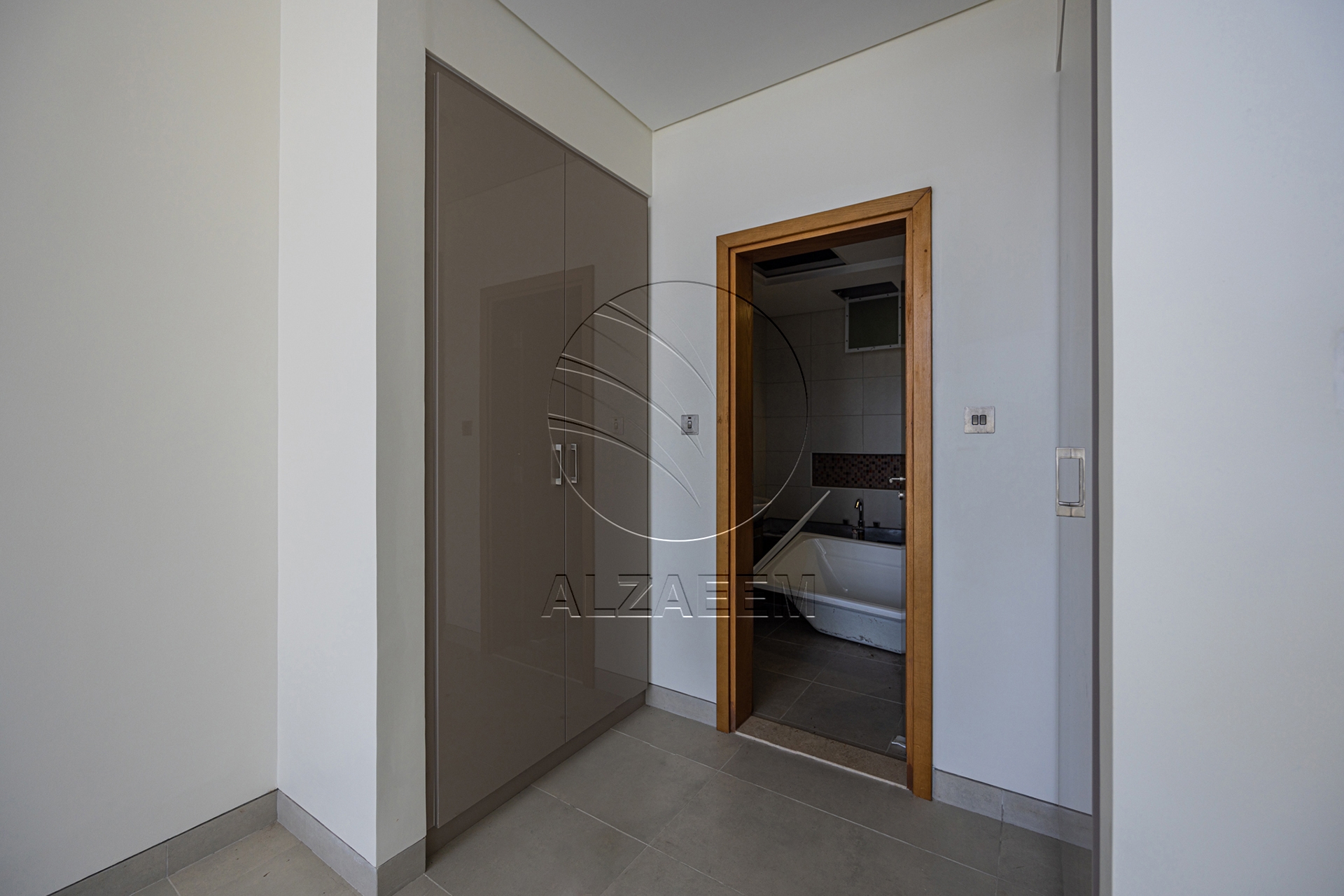 √ Sea View Living with World-Class Amenities √