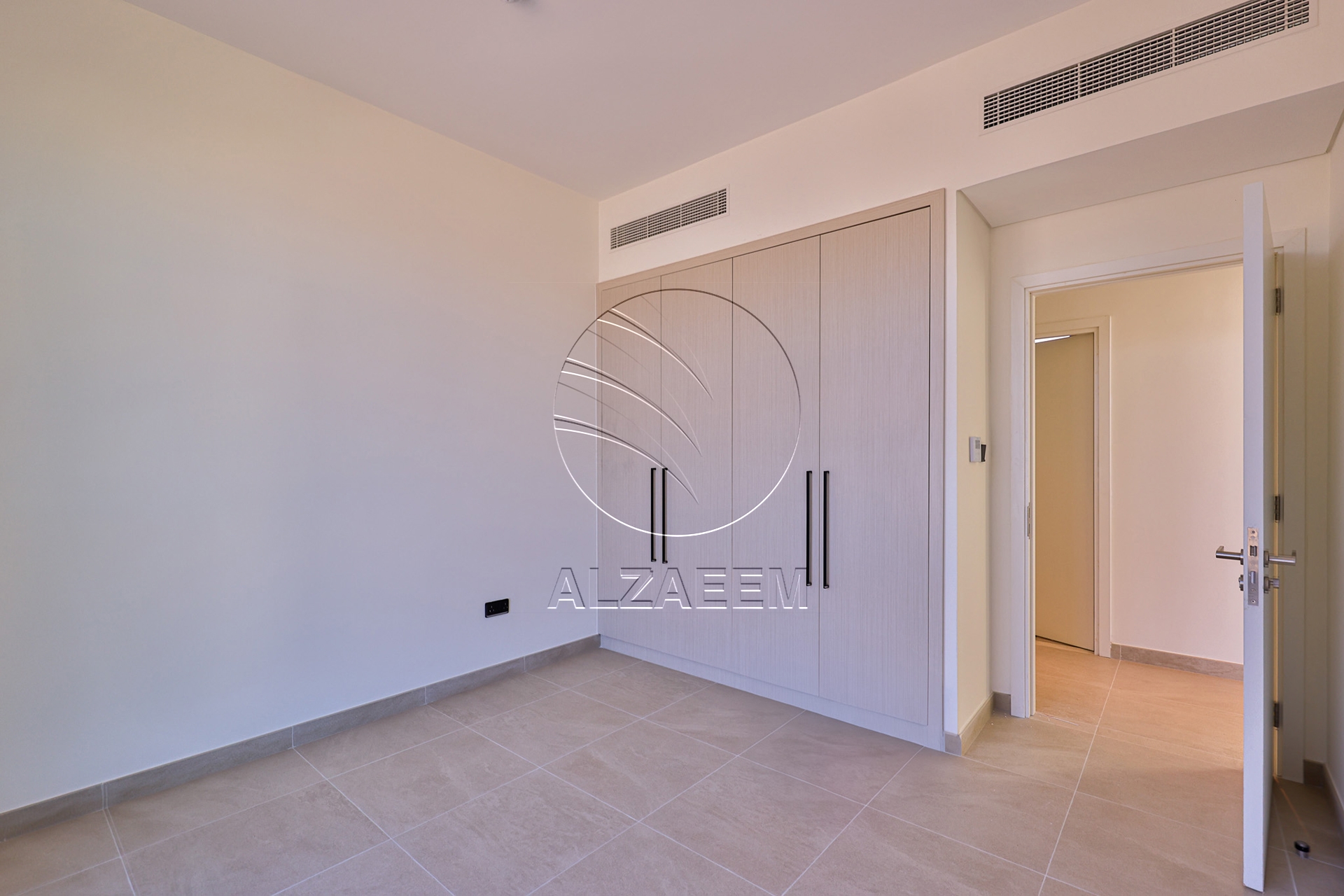 √Single Row End Villa | Steps away from the Park√