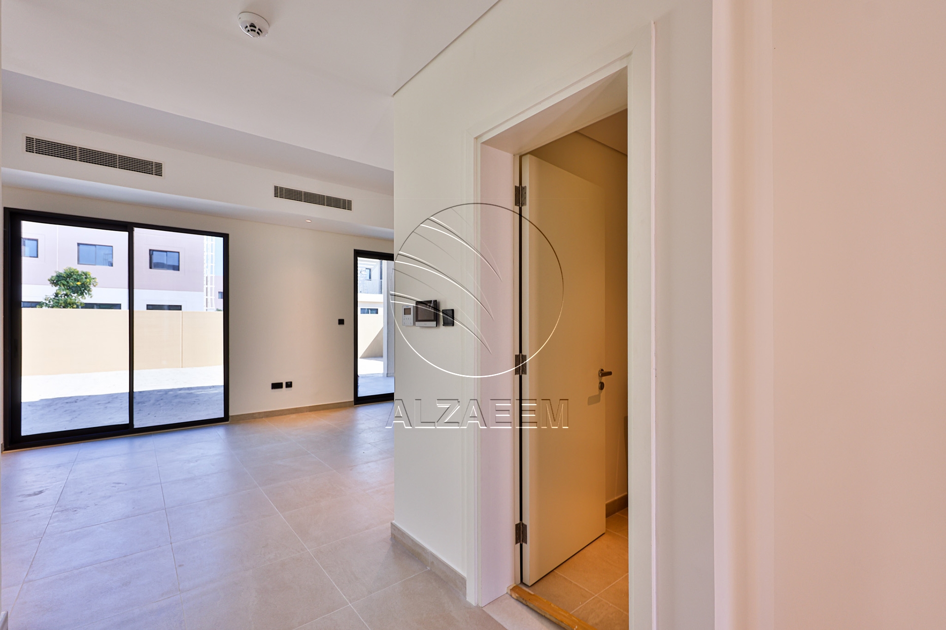 √Single Row End Villa | Steps away from the Park√