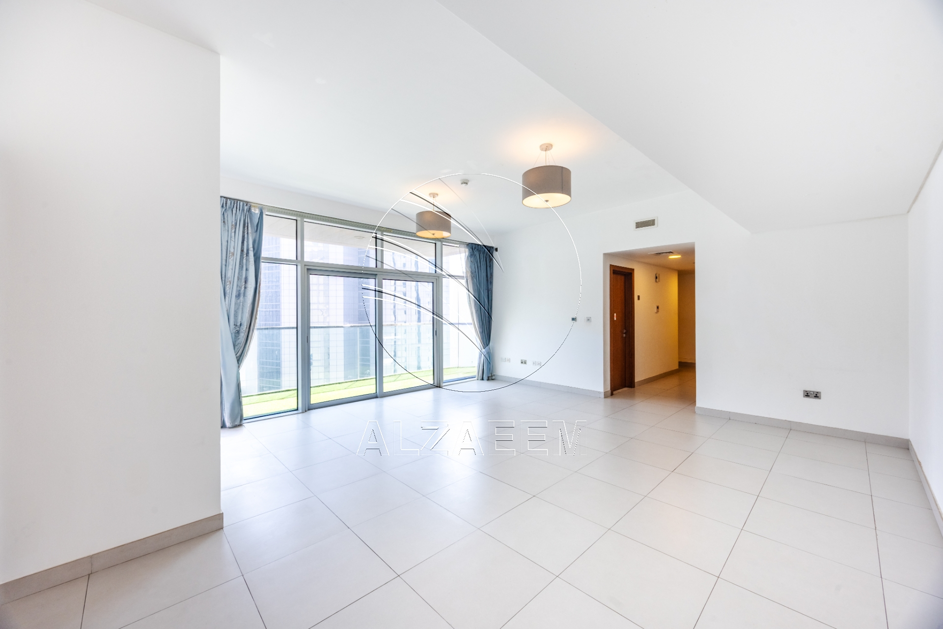 √ VACANT! Stunning Sea View | Higher Level √