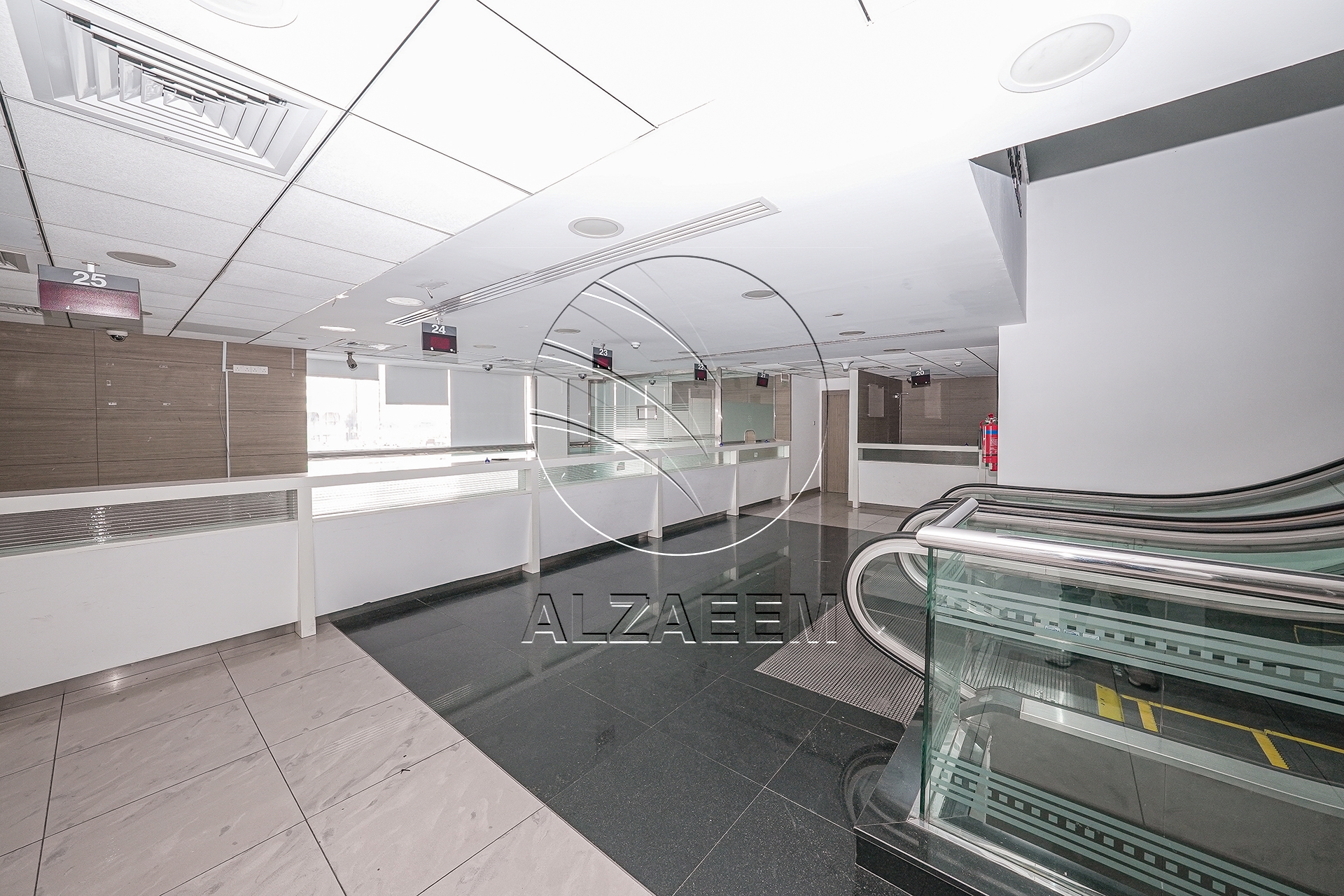 √Prime Showroom+Basement + 2 Mezzanine Levels √