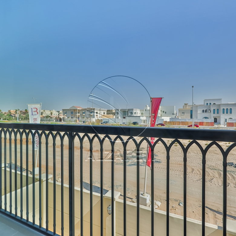 √Brand New | Semi Corner Single Row | 2BR + M√