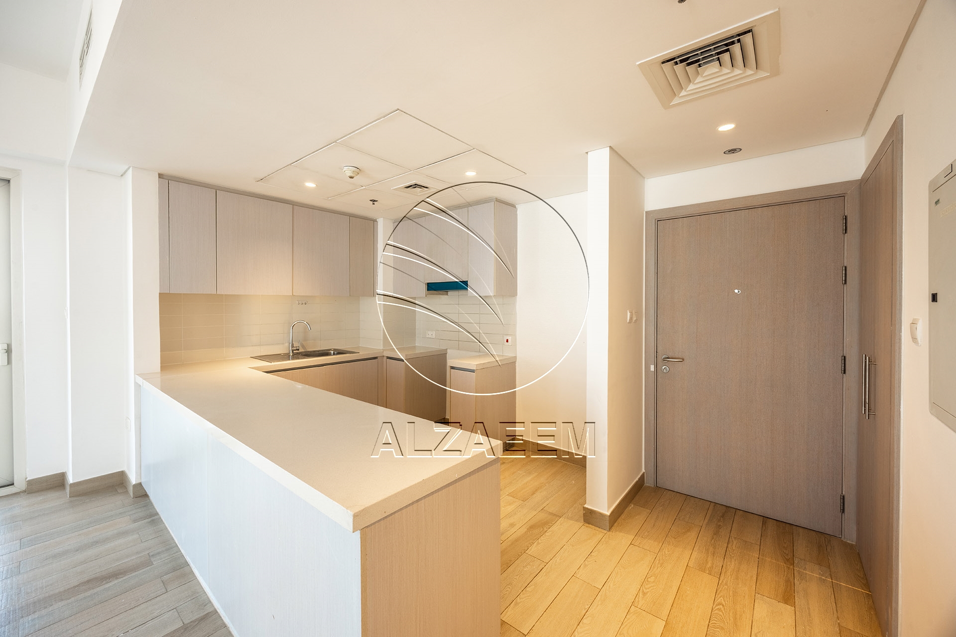 √Full Canal View | Waterfront Living | Top Floor√