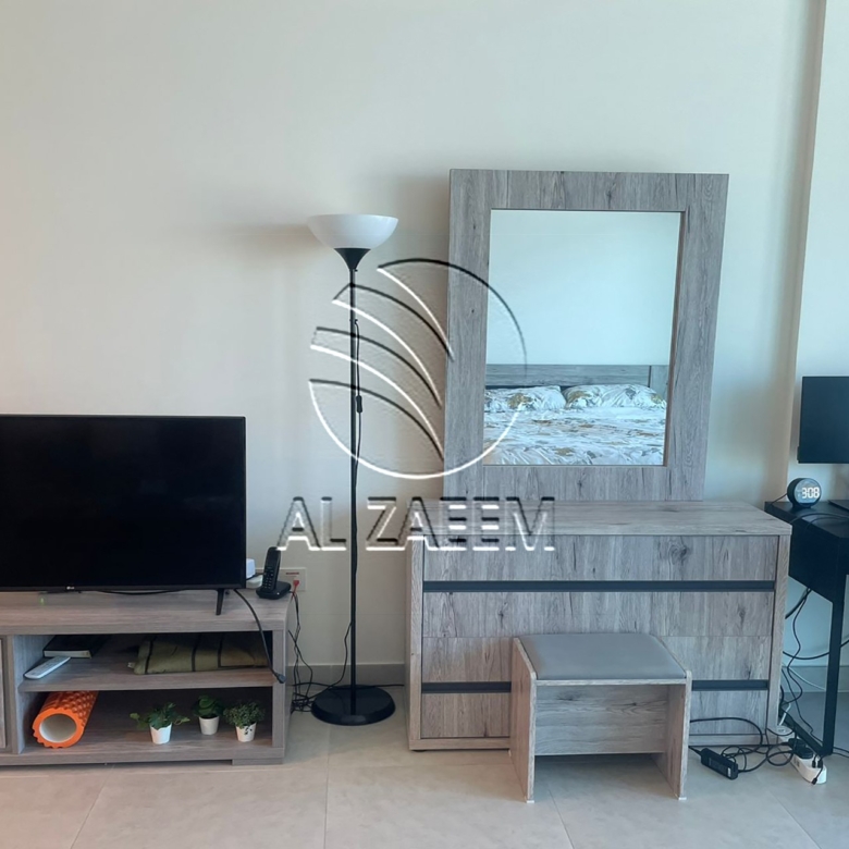 Fully furnished – Mid floor -2 payments