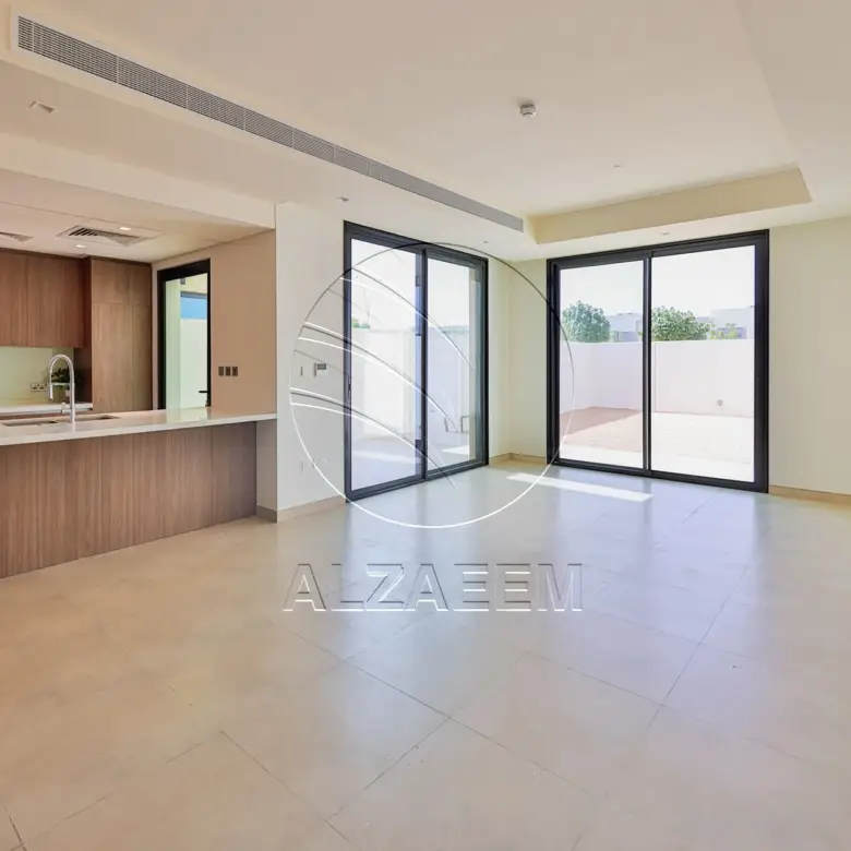 √ HOT! Single Row TH Near Community Center √