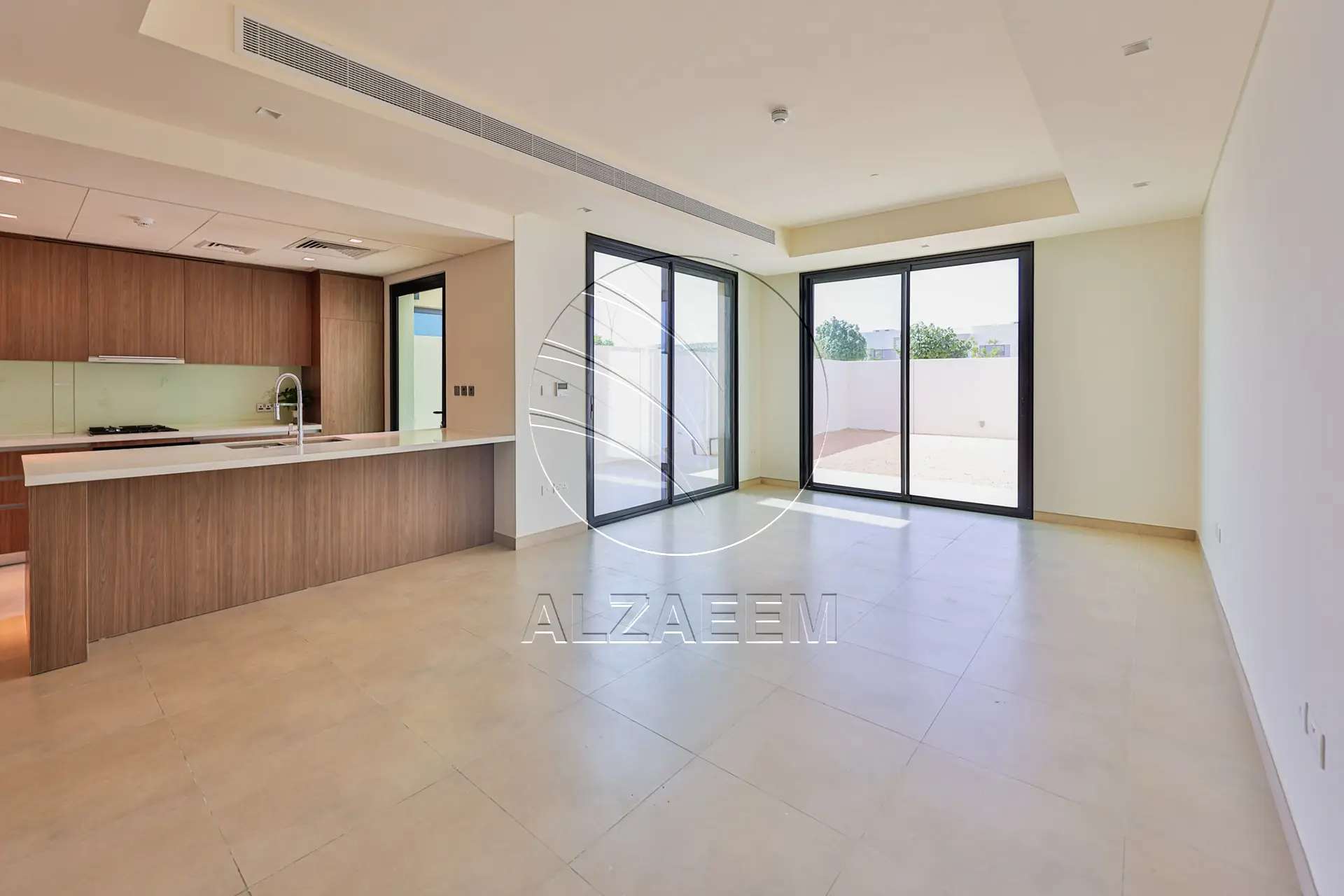 √ HOT! Single Row TH Near Community Center √