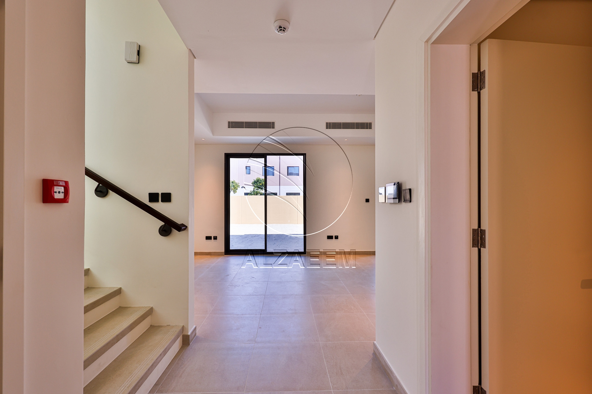 √Single Row End Villa | Steps away from the Park√