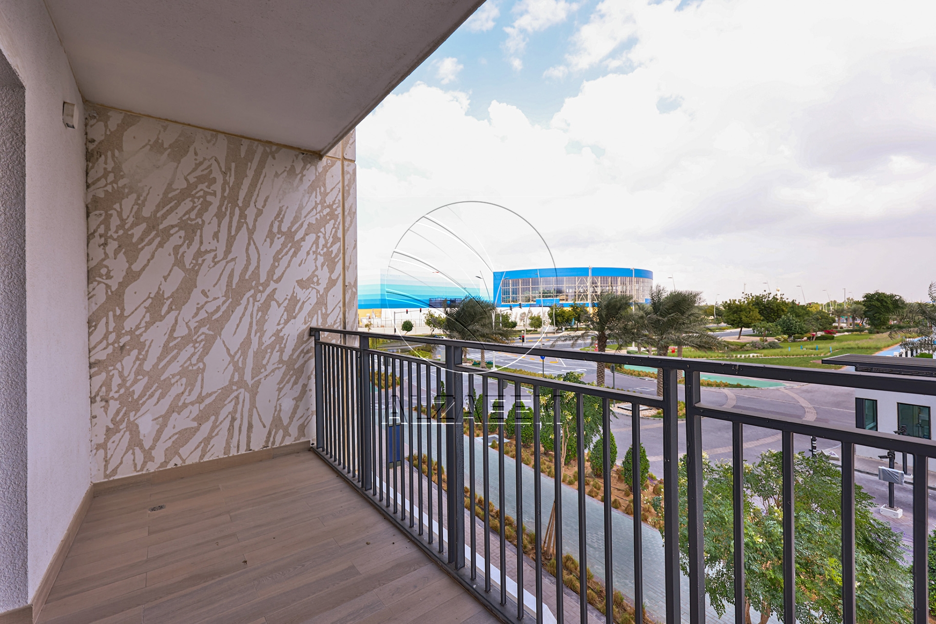 √Sea World View | Waterfront Living | VACANT√