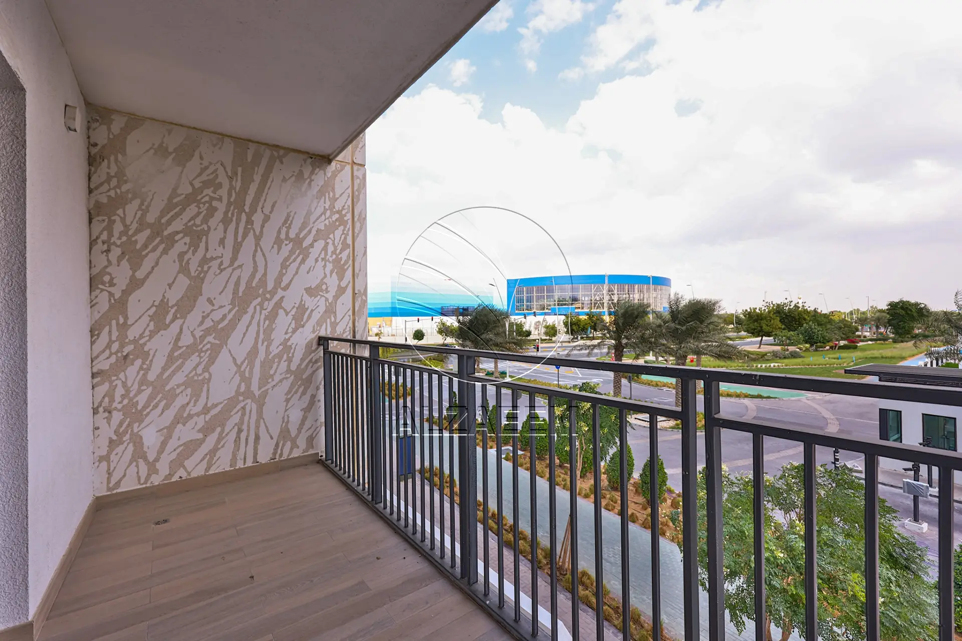 √Sea World View | Waterfront Living | VACANT√