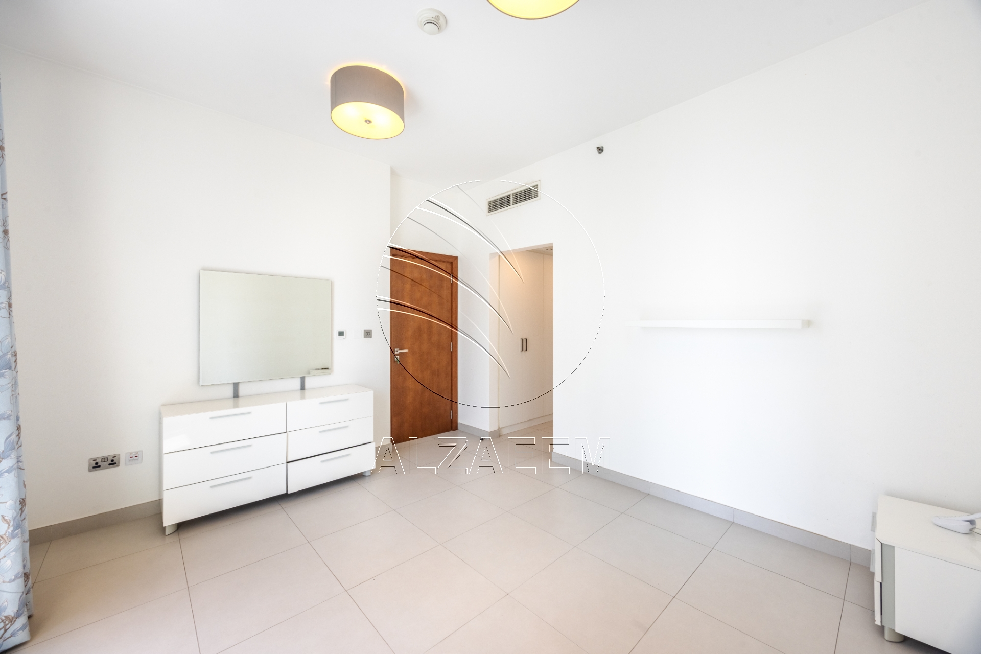 √ VACANT! Stunning Sea View | Higher Level √