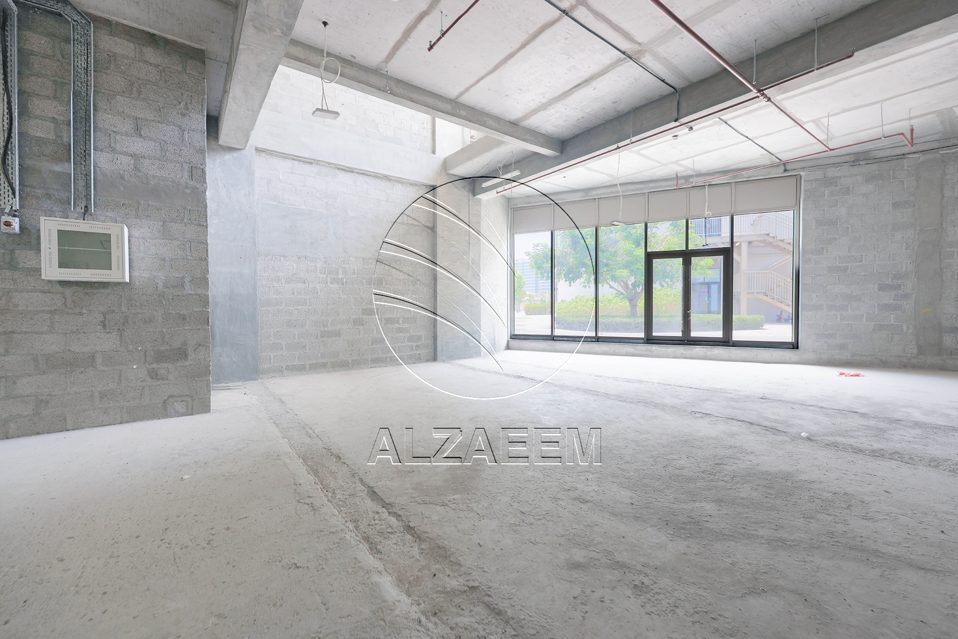 Spacious Retail/Shop with Excellent Visibility