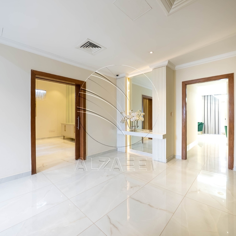 Single Row | Upgraded 5BR Villa | Pool and Garden