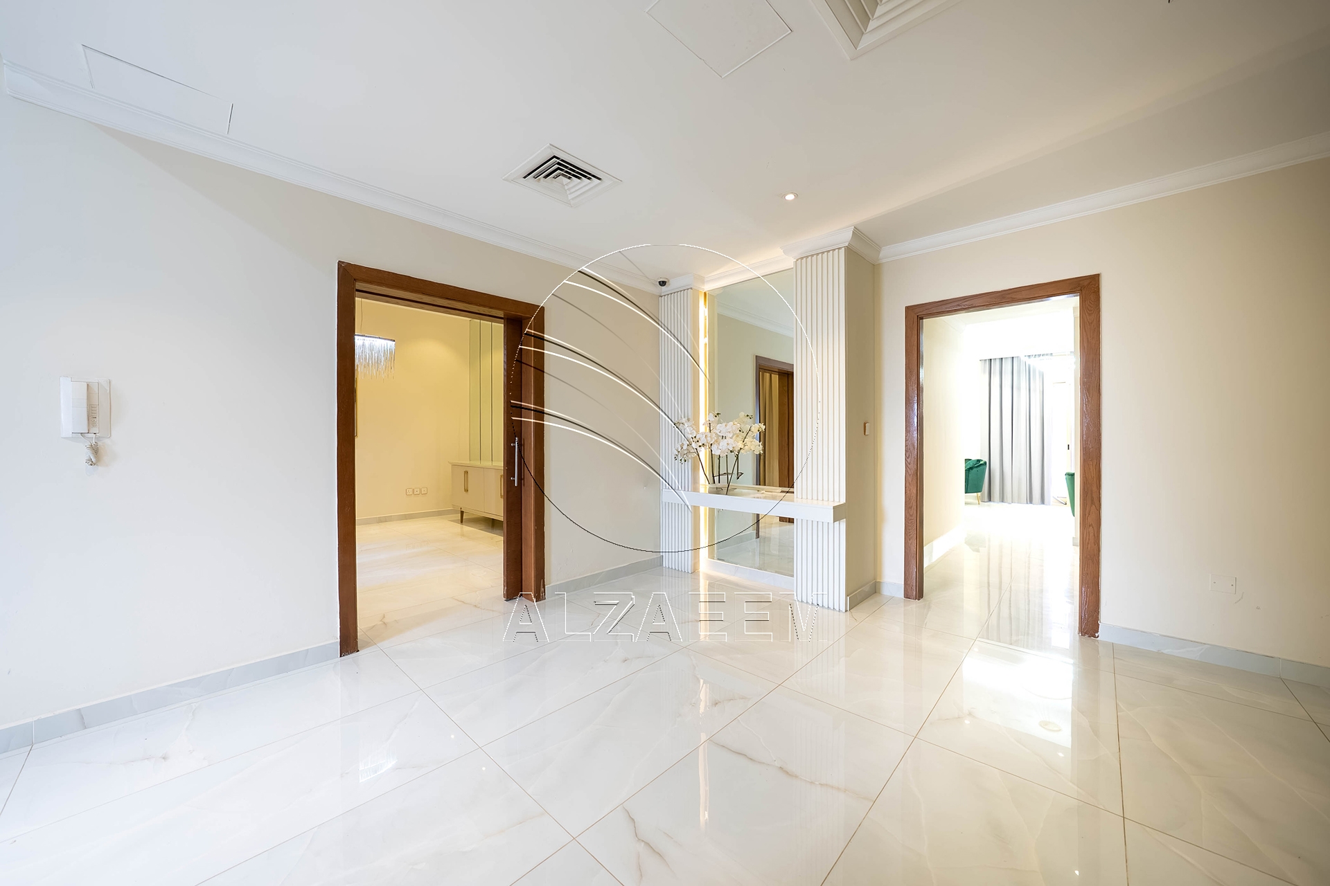 Single Row | Upgraded 5BR Villa | Pool and Garden