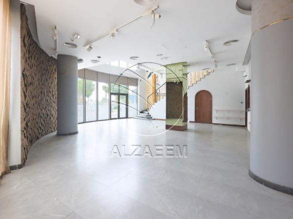 Spacious Retail/Showroom Space in a Prime Location