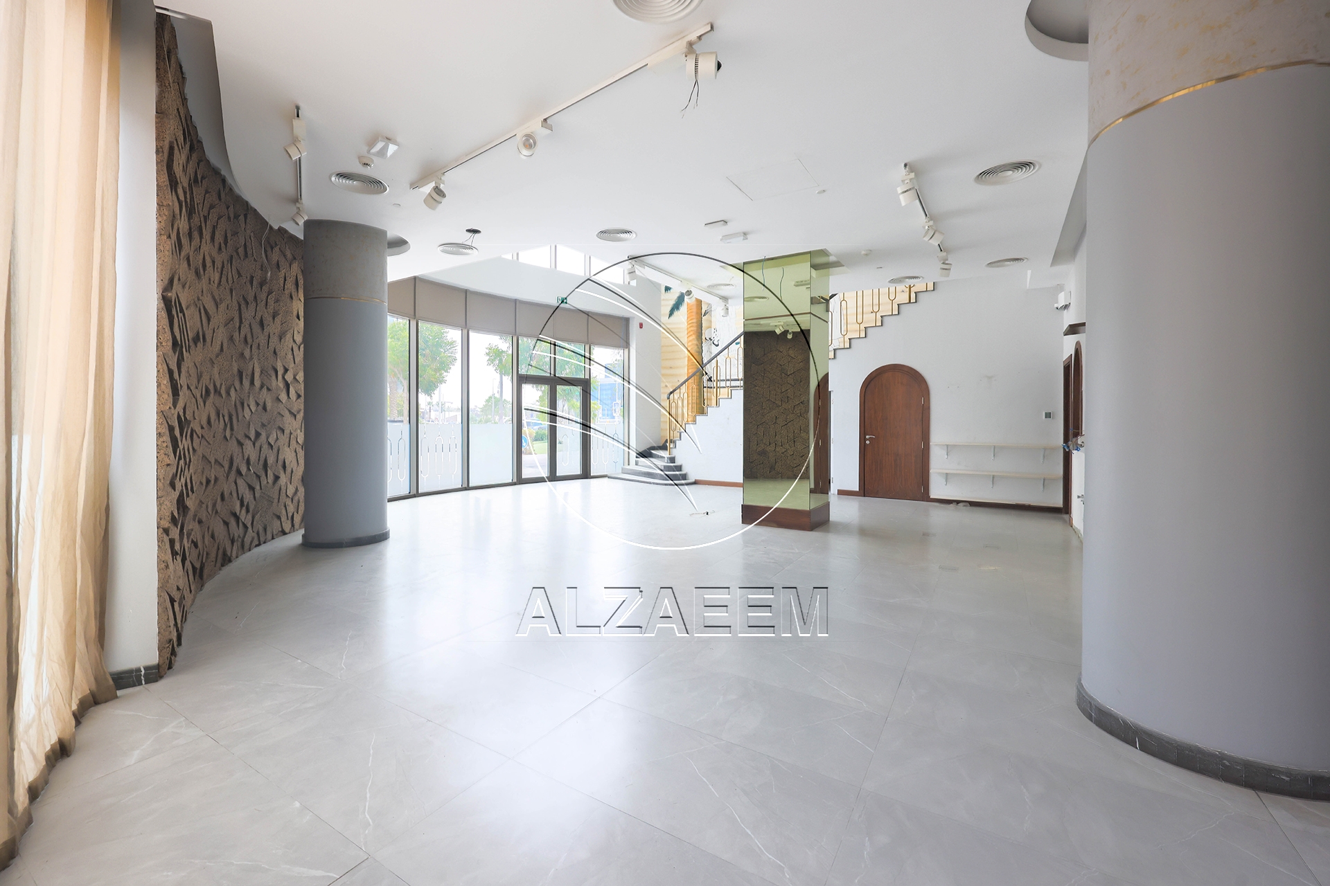 Spacious Retail/Showroom Space in a Prime Location