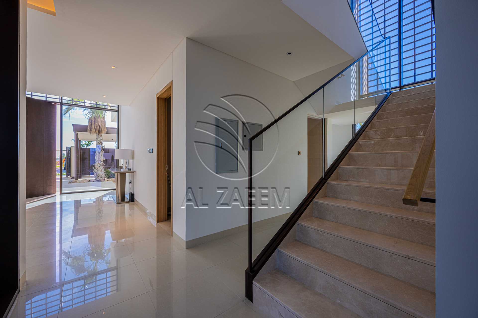 √High Ceiling | Prime Location | Luxury Living√