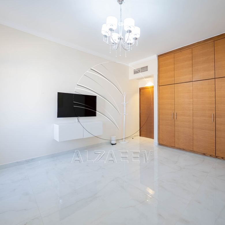 Single Row | Upgraded 5BR Villa | Pool and Garden