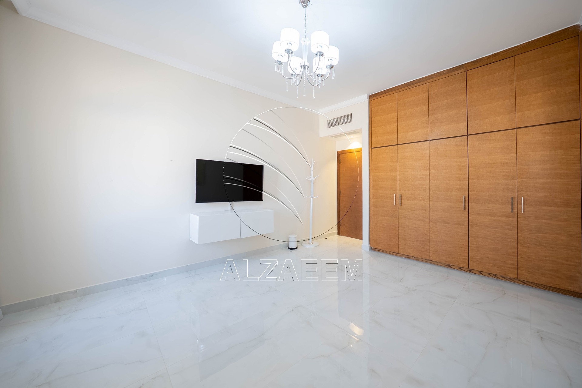 Single Row | Upgraded 5BR Villa | Pool and Garden