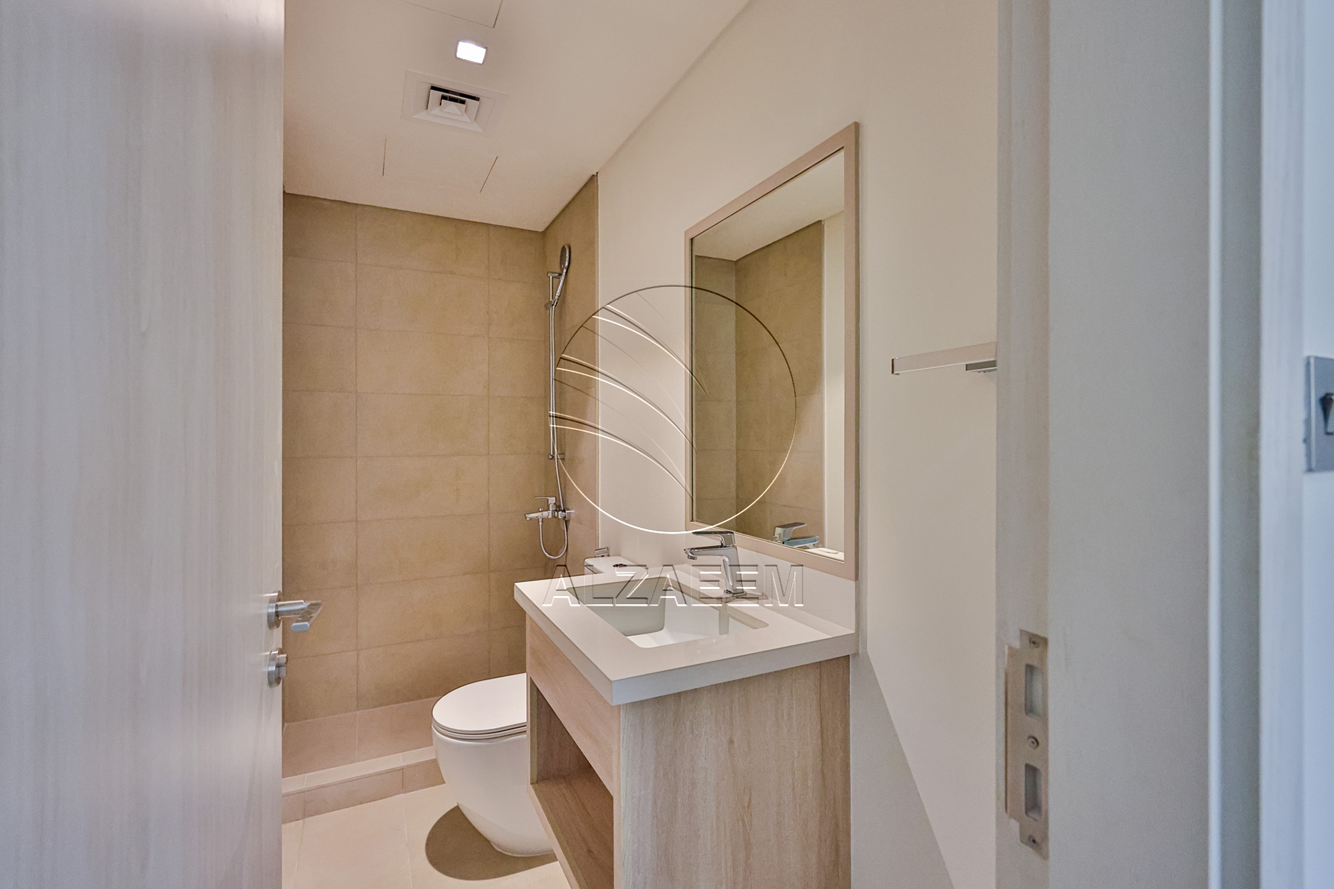 √ HOT DEAL! Spacious TH in a Prime Location √
