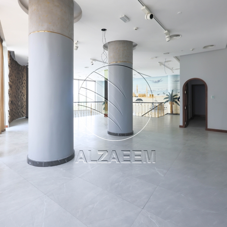 Spacious Retail/Showroom Space in a Prime Location