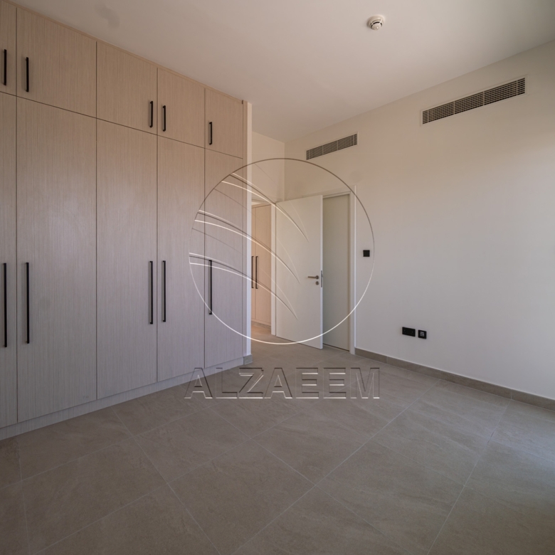 √EXCLUSIVE! | Spacious Plot! Prime Location√