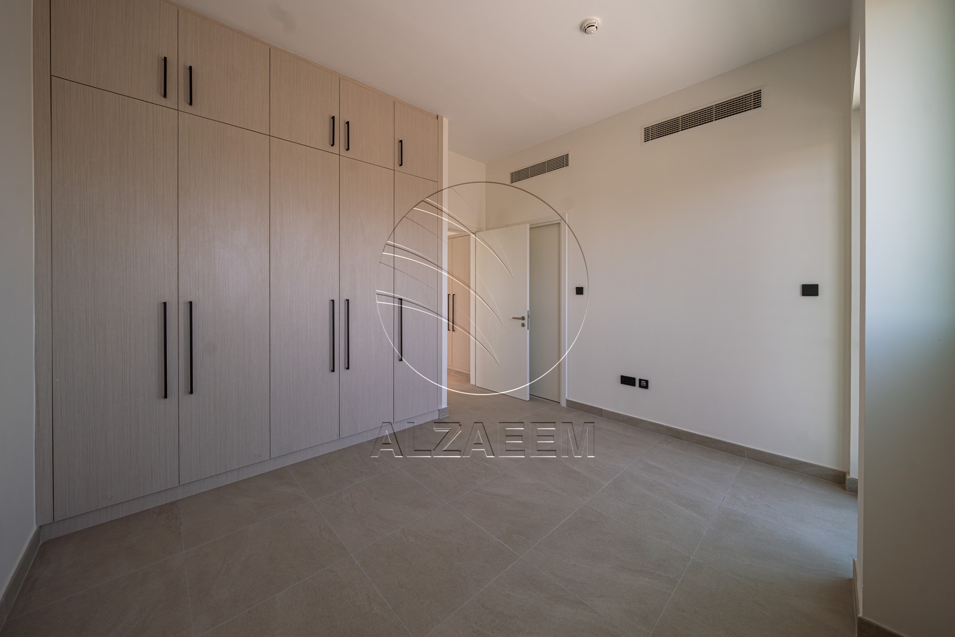 √EXCLUSIVE! | Spacious Plot! Prime Location√