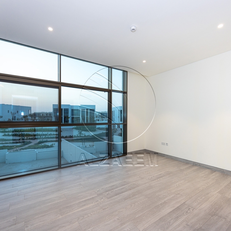 √Standard SR TH -Modified | Extended Living Room√