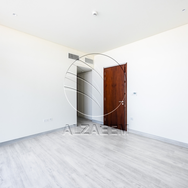 √ UPGRADED with Maid’s Room | Landscaped Garden√