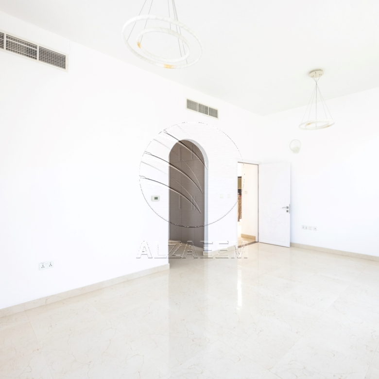 √9BR Multiple Approved Uses | Residential Allowed√