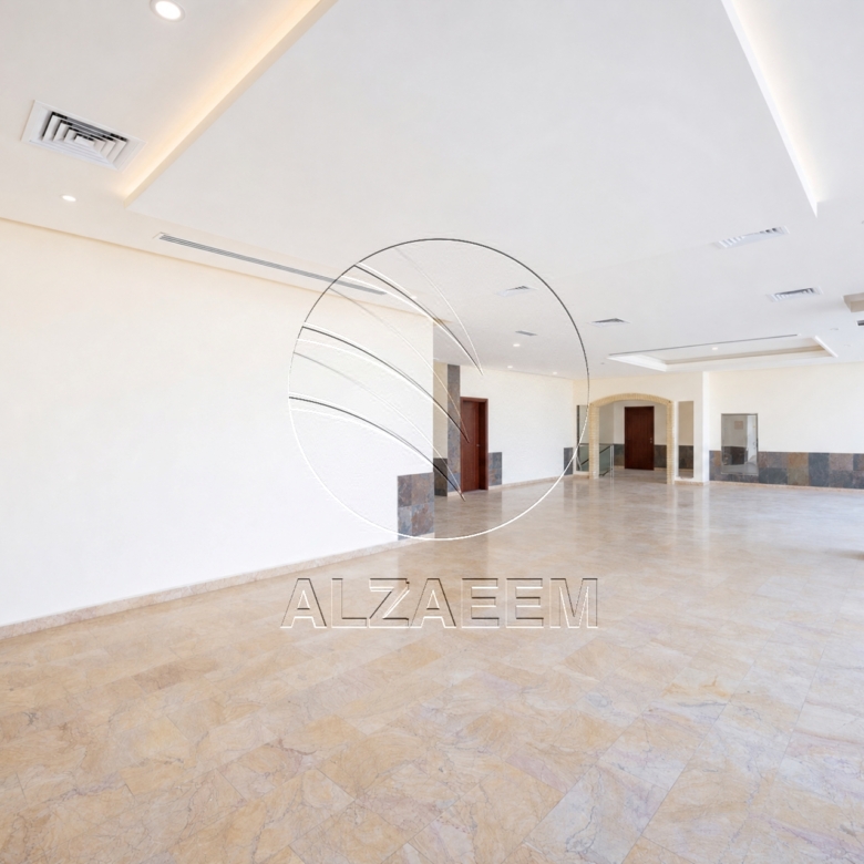 √ VACANT SHOW ROOM | 3 Floors | Up to 4 Payments √