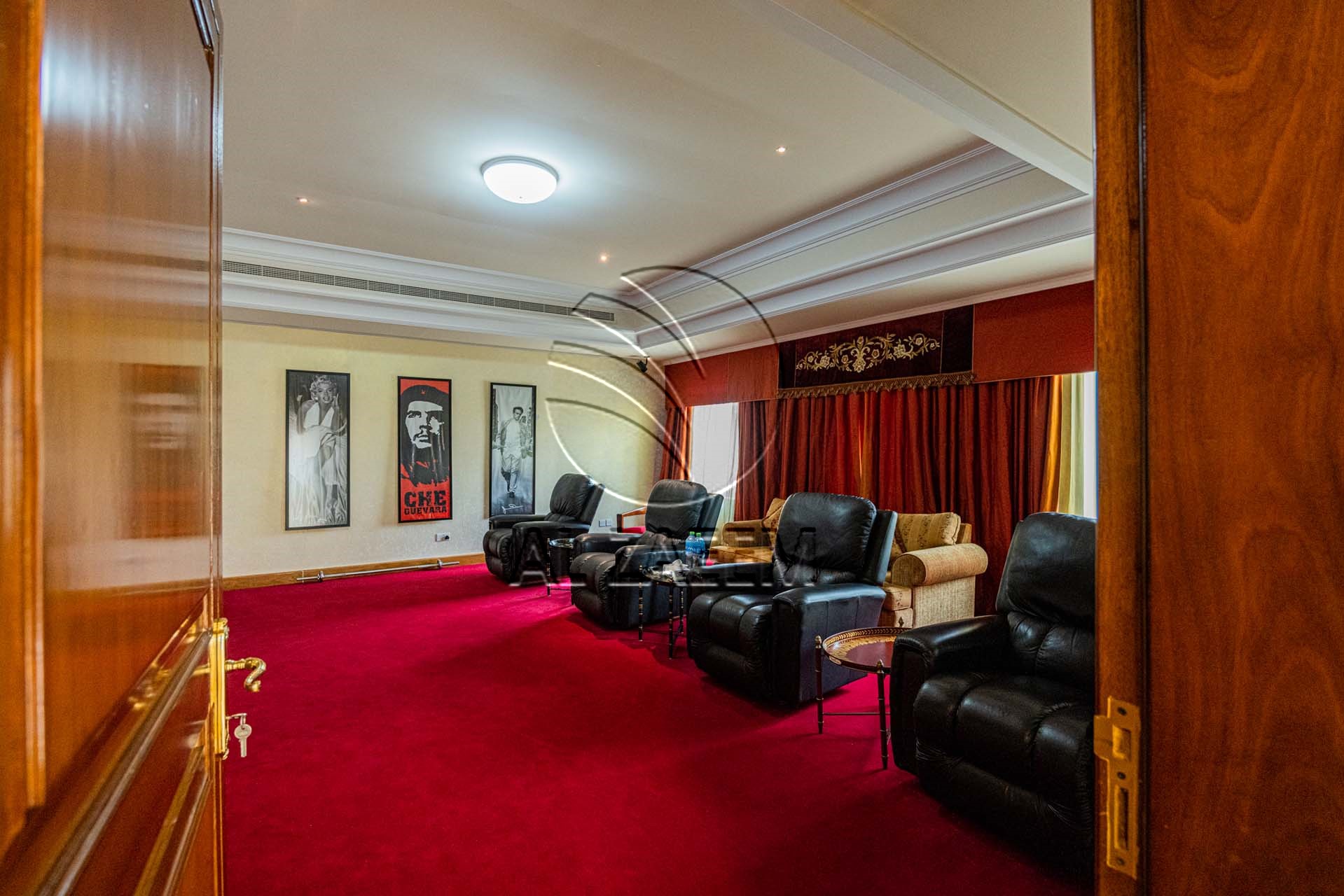 √ Lift | Pool / Gym / Jacuzzi / Sauna / Cinema √