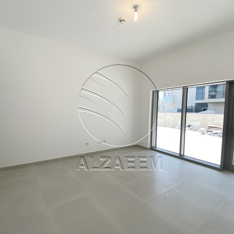 Luxury Living | 2 payment – 3+Maid | Vacant