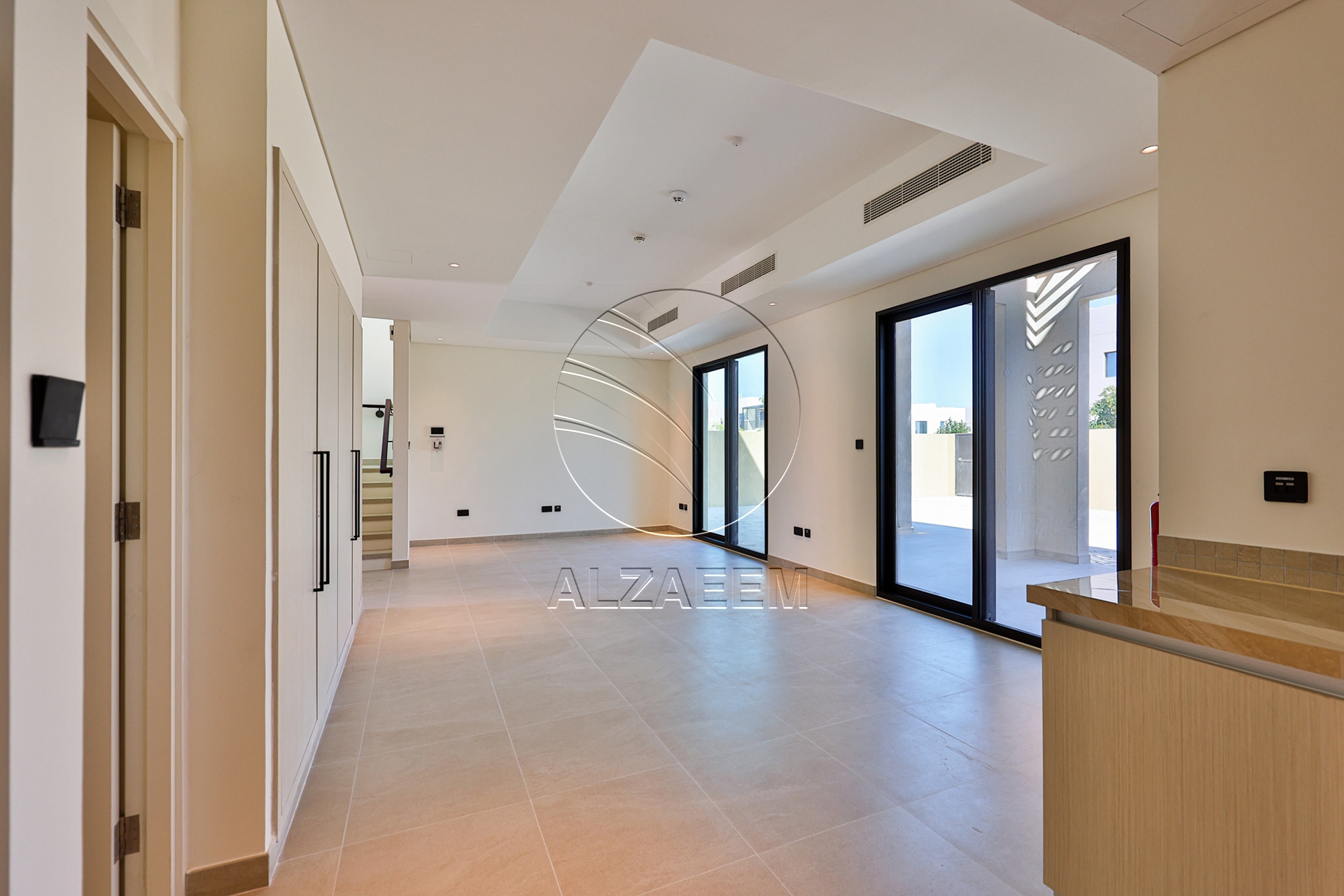 √Single Row End Villa | Steps away from the Park√