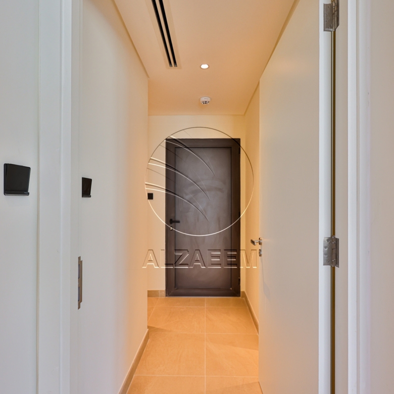 √Single Row End Villa | Steps away from the Park√