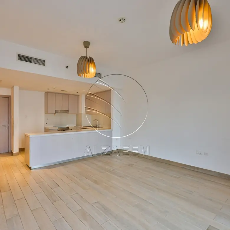 √Sea World View | Waterfront Living | VACANT√