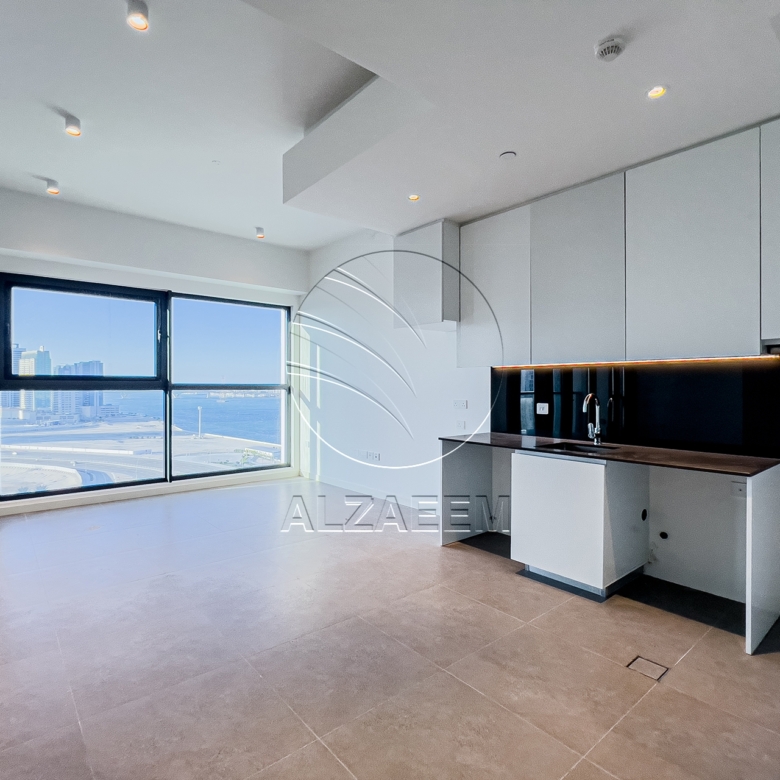 HOT! Stunning Seaview + Studio with Balcony