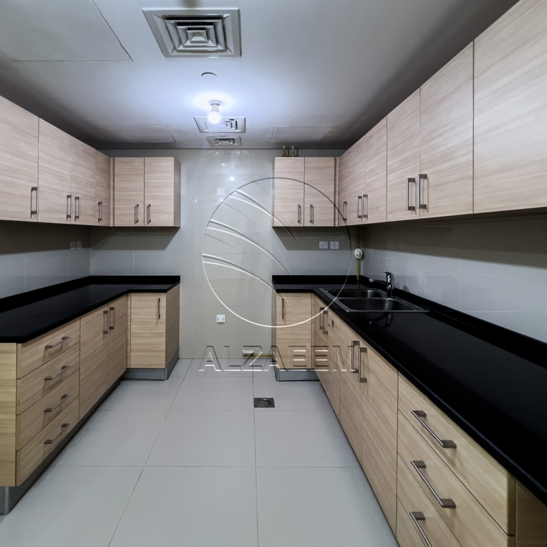 √Higher Floor | Sea View | Rented with Refund √