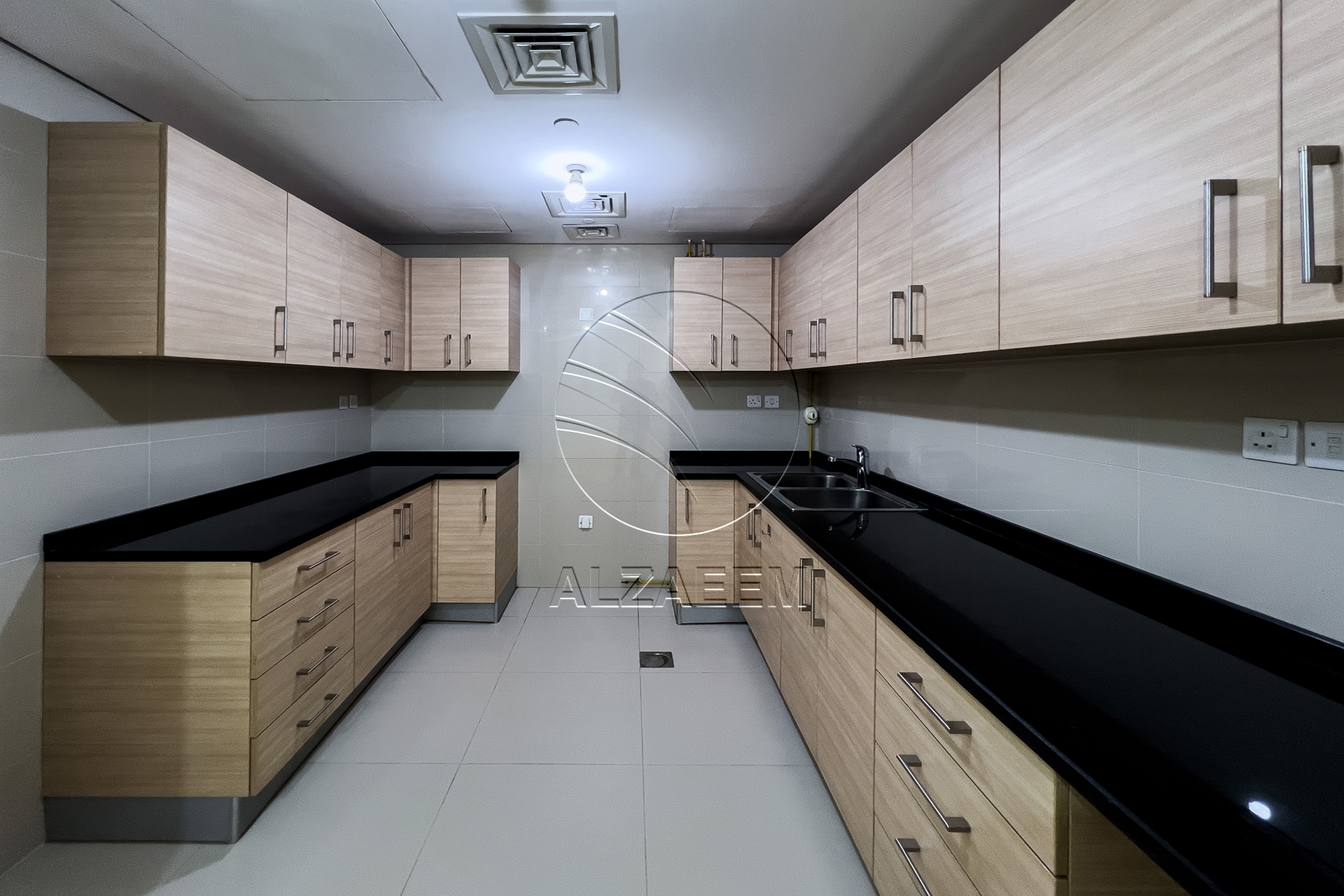 √Higher Floor | Sea View | Rented with Refund √