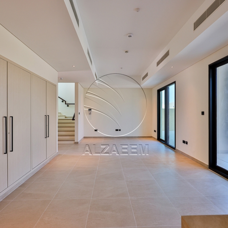√Single Row End Villa | Steps away from the Park√