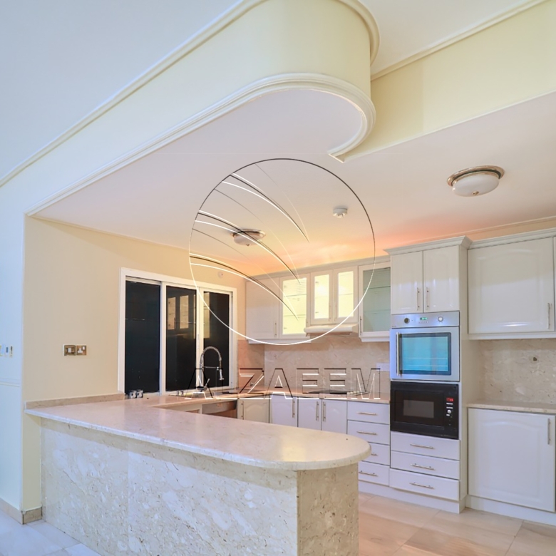 √Corner Villa | 7 Master | Majlis | 2 Kitchen√