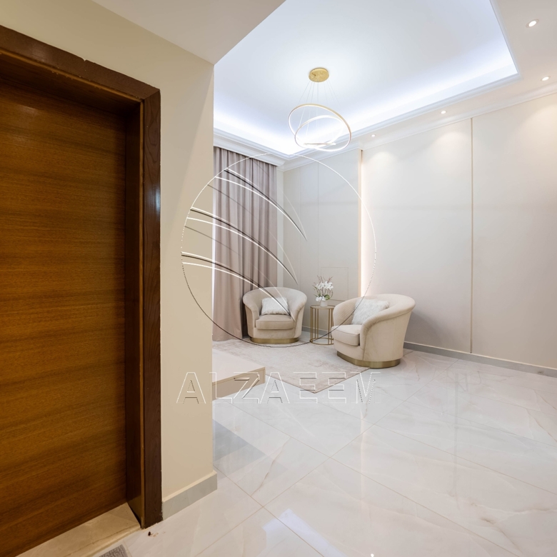 Single Row | Upgraded 5BR Villa | Pool and Garden
