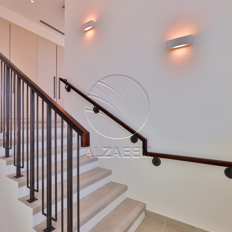 √Single Row End Villa | Steps away from the Park√