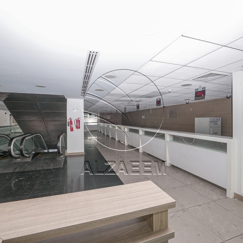 √Prime Showroom+Basement + 2 Mezzanine Levels √