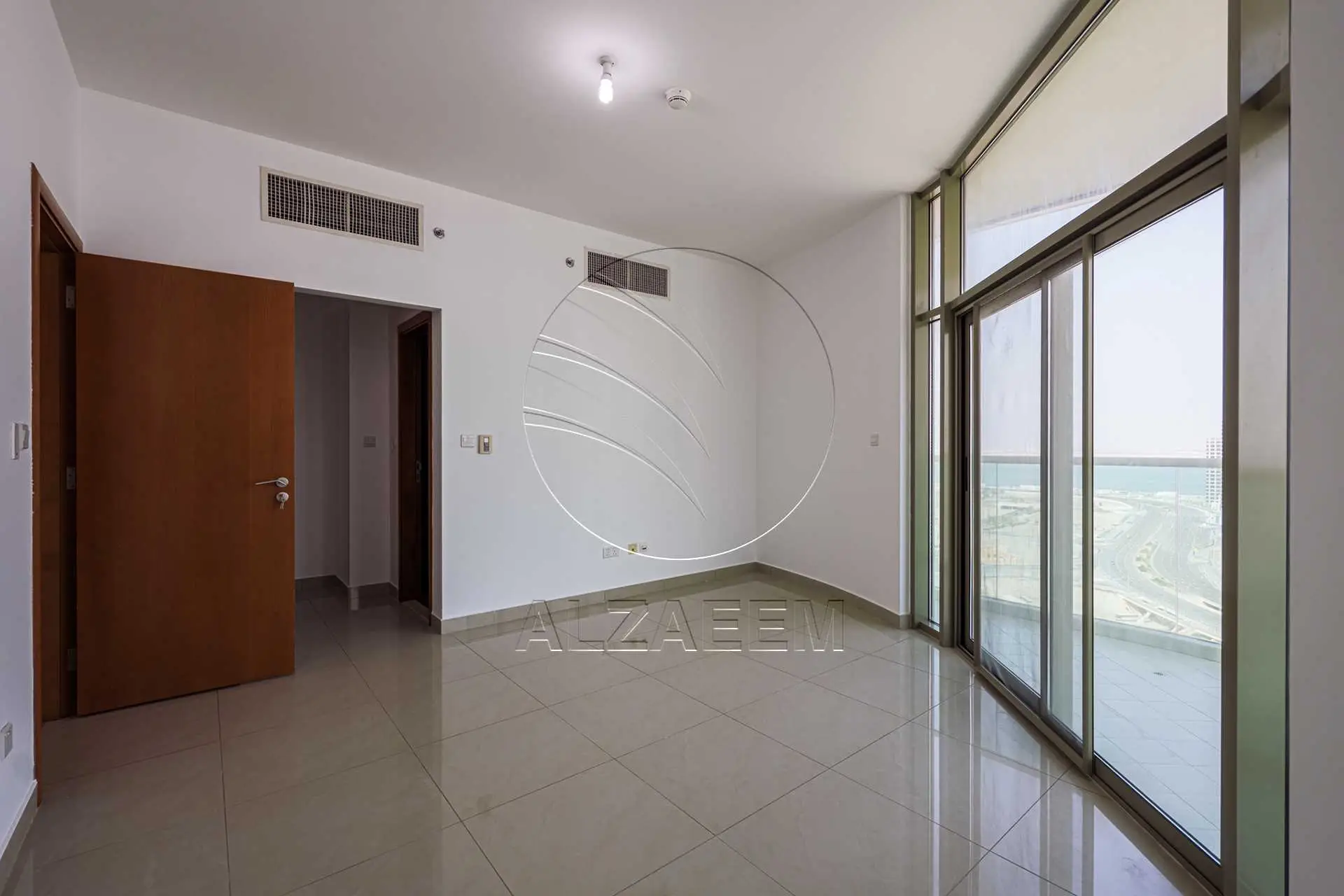 √Stunning Sea Views | Prime Location |VACANT! √