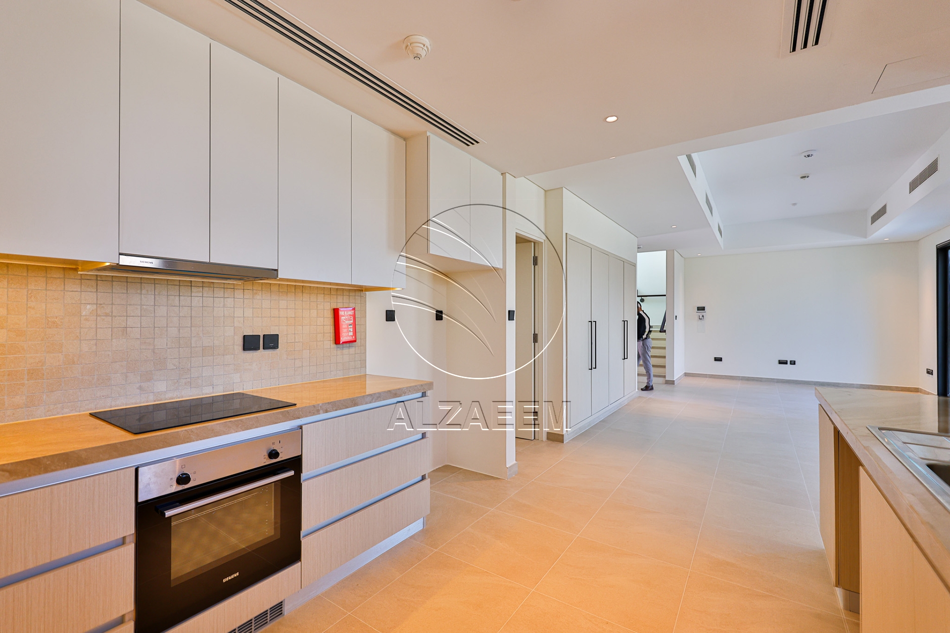 √Single Row End Villa | Steps away from the Park√