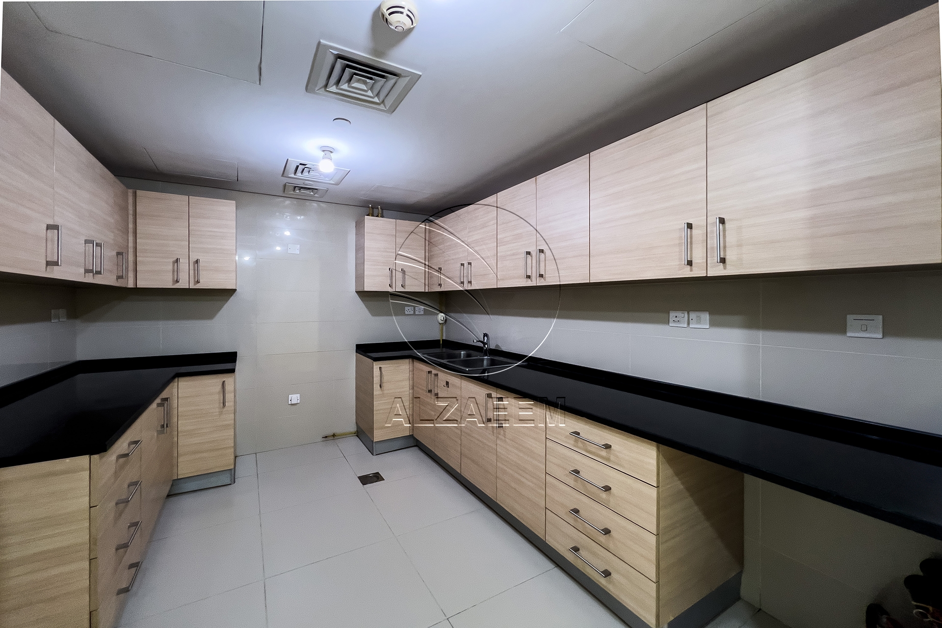 √Higher Floor | Sea View | Rented with Refund √