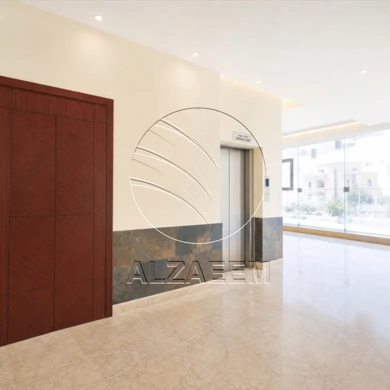 √ VACANT SHOW ROOM | 3 Floors | Up to 4 Payments √