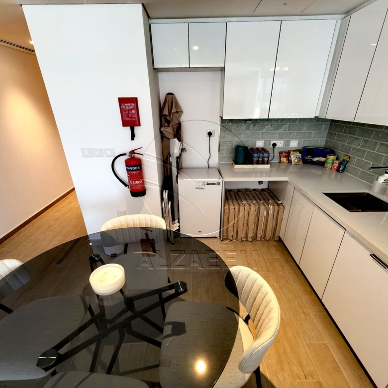 High End Furniture, Partial Sea and Golf | VACANT